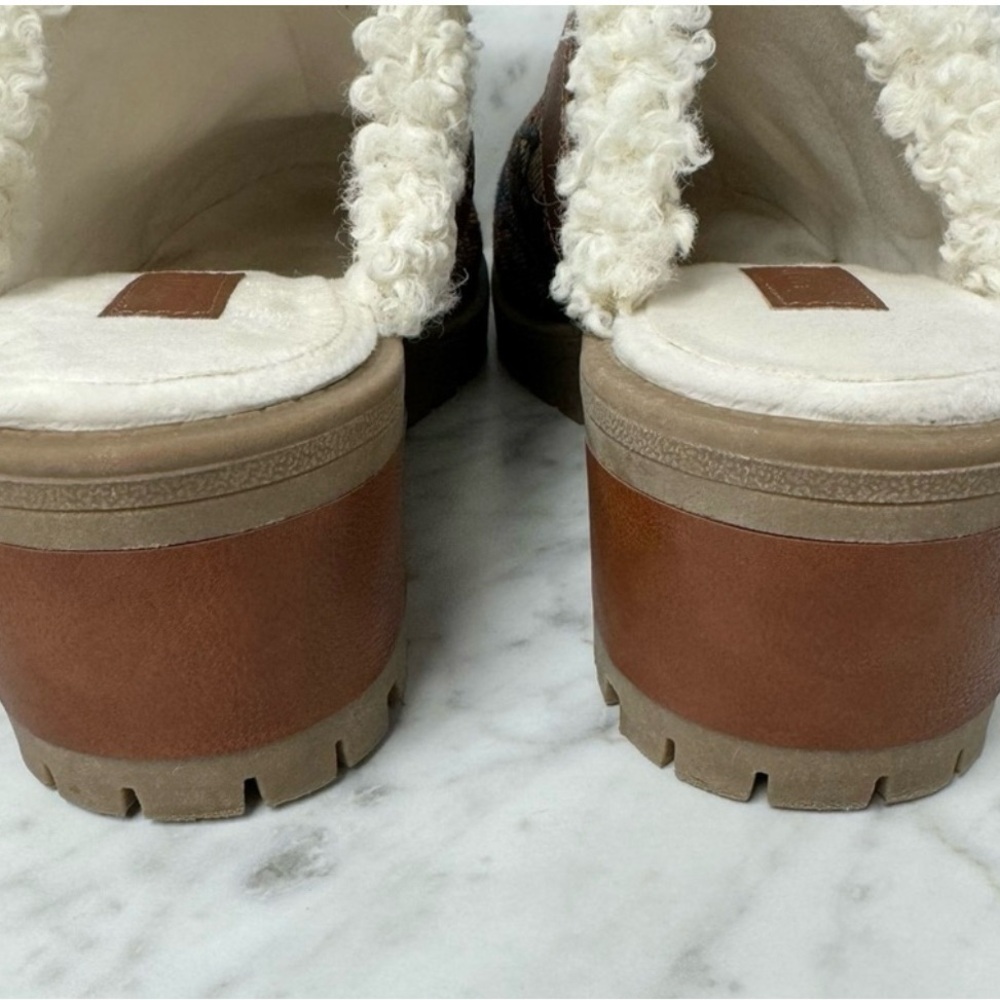 Muk Luks Tapestry Clogs - Size 11 - Picture 5 of 14
